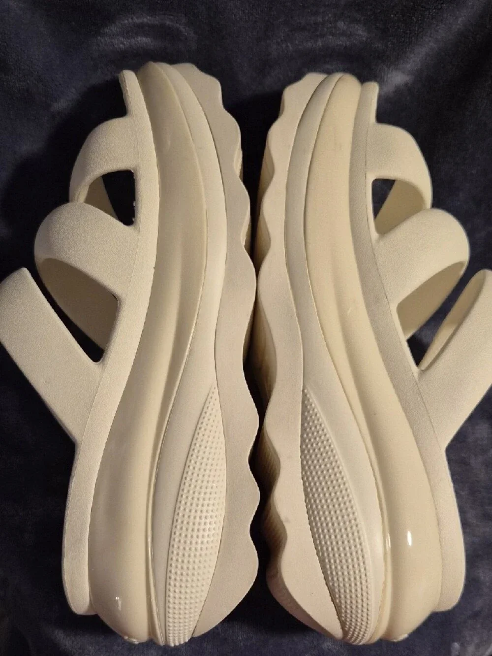 Crocs Womans Mega Crush Triple Strap Chalk White
